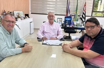 Prefeito Chico autoriza início das obras de recapeamento de 78 vias e a pavimentação de nove ruas